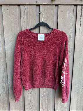 Cozy Chenille Crewneck Sweater in Wine with Embroidered Sleeve